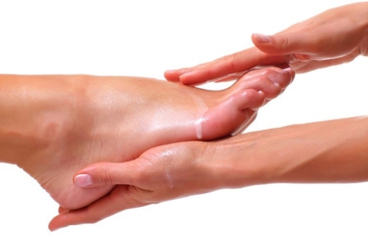 trị rạn gót chân